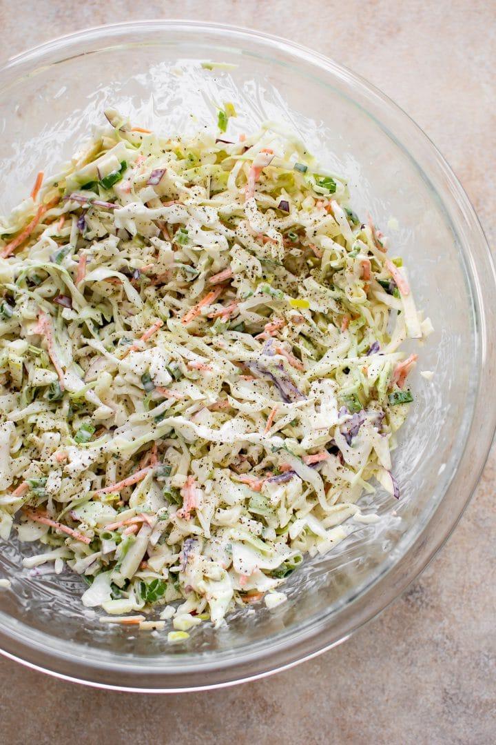 Apfel-Krautsalat in einer Glasschale