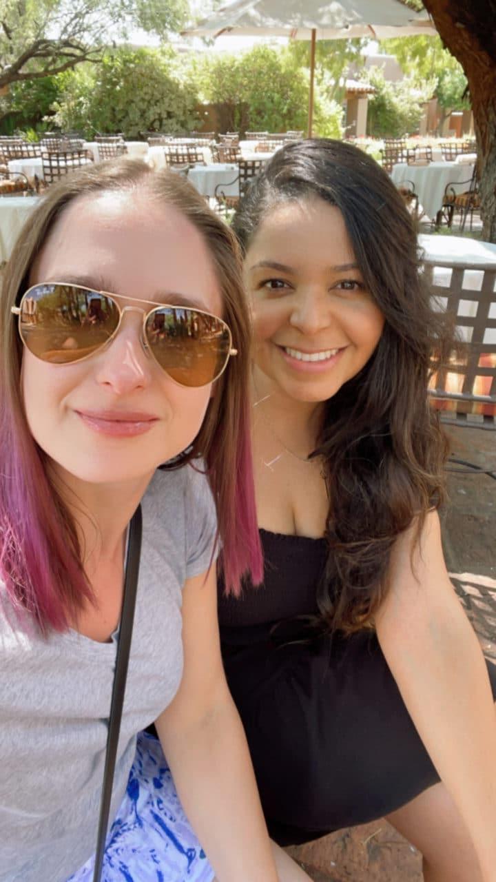 Natasha und ihre Freundin Isabel im Hermosa Inn in Scottsdale Arizona