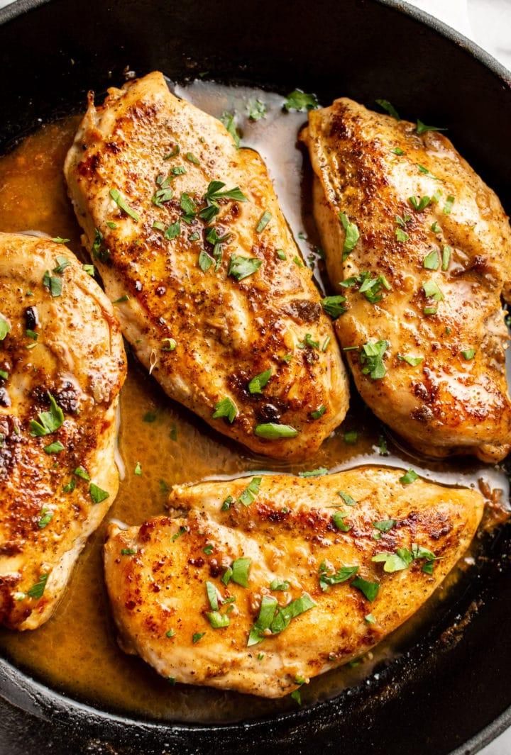 Cajun-Knoblauchbutterhähnchen 4 Nahaufnahme von Cajun Knoblauchbutter Hähnchen