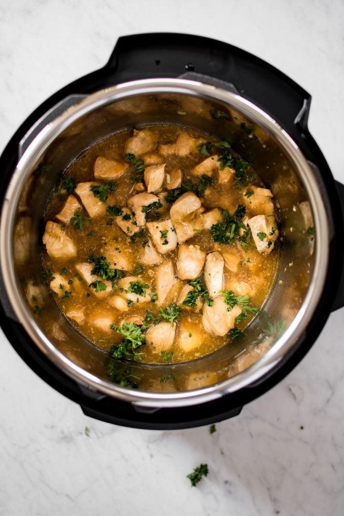 Honig-Knoblauch-Hähnchen im Instant Pot