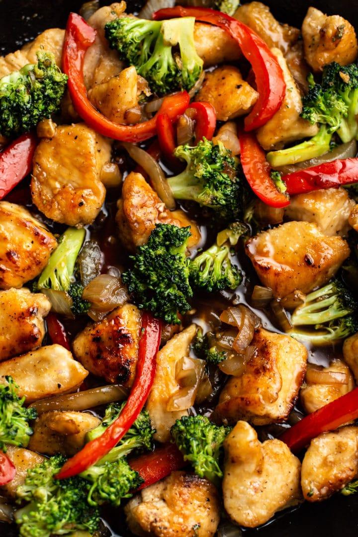 Nahaufnahme des besten Teriyaki Hähnchen Pfannengerichts