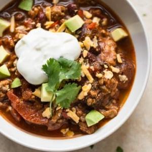Instant Pot Puten-Chili 6 Dieses Instant Pot Puten-Chili ist das beste einfache Chili-Rezept! Chili im elektrischen Schnellkochtopf zu machen ist problemlos und schnell. Ein gesundes Familien-Soulfood!