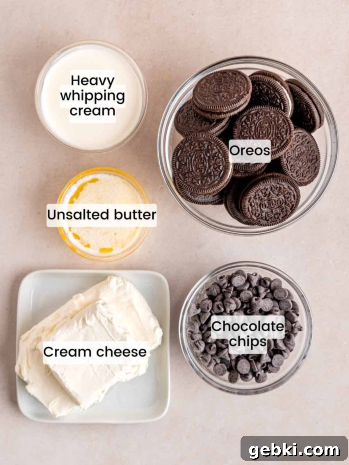 The 5 ingredients needed to make no-bake chocolate cheesecake bites.
